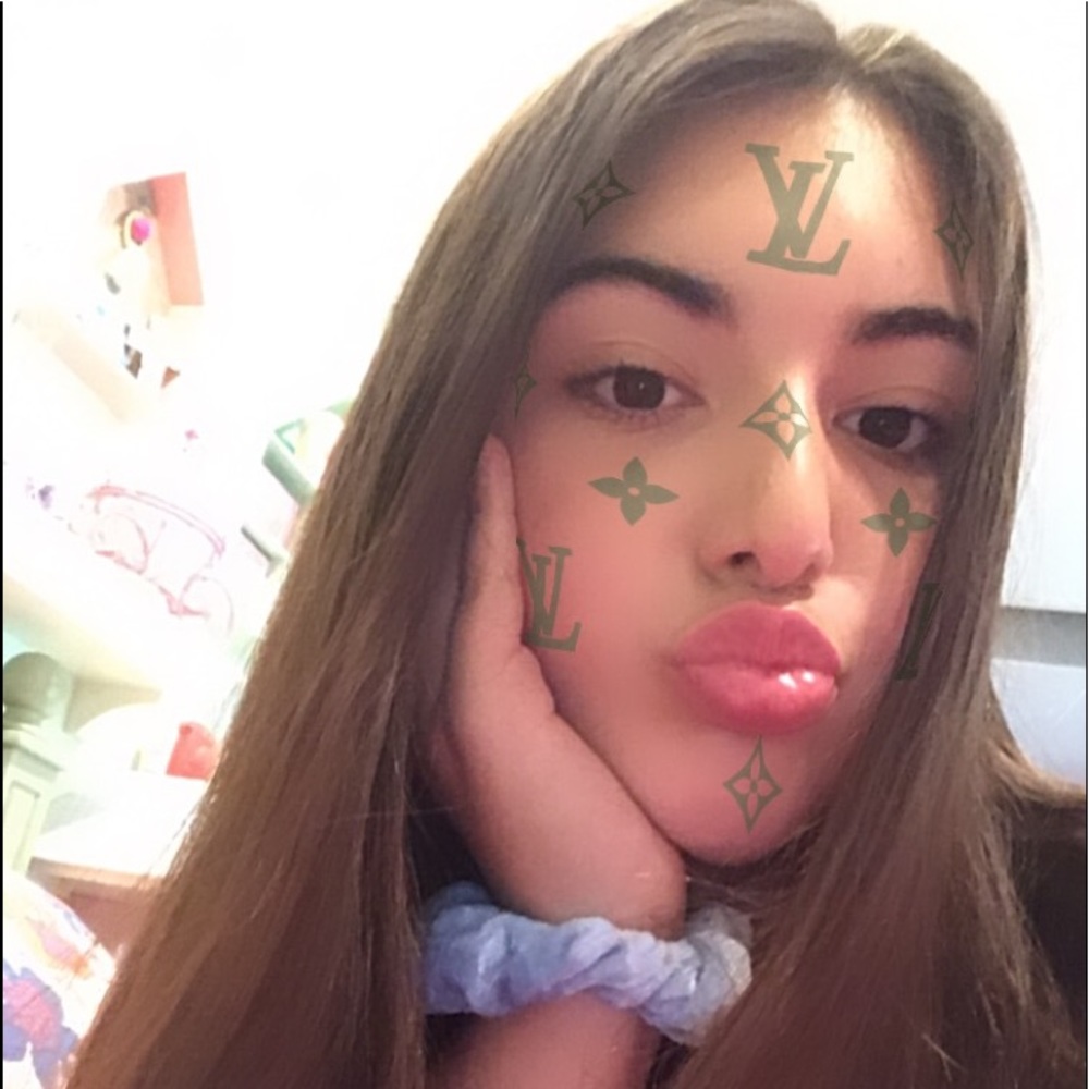 Meet your Posher, Hayley